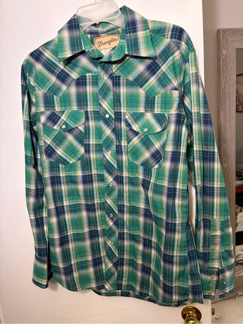 Wrangler green plaid pearl snap shirt medium